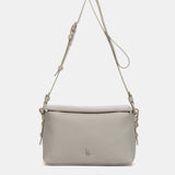 Graue Schultertasche aus recycelten Materialien.
