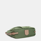 Bolso - mochila en materiales reciclados y acolchados verde