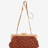 Tasche aus Terrakotta-Macramé.