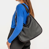 Bolso de hombro en materiales reciclados negro