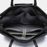 Bolso de hombro en materiales reciclados negro