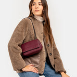 Piccola borsa a tracolla in materiali riciclati bordeaux