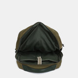 Mochila en materiales reciclados verde
