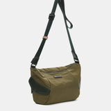 Bandolera en materiales reciclados verde