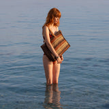 Cognac-gestreifte Bast-Tragetasche