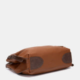 Bolso de hombro con borla cognac