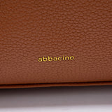 Bolso de hombro con borla cognac