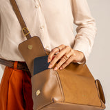 Mehrfach-Taschen Schultertasche in Bernstein.