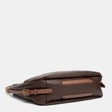Bolso multifuncional en materiales reciclados marrón