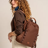 Zaino in materiali riciclati marrone.