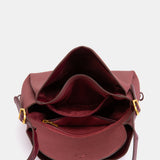 Bolso de hombro en materiales reciclados burdeos