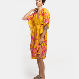 Caftán de algodón con estampado floral en ámbar