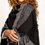 Poncho estampado a rayas negro