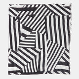 Pañuelo de lana con estampado lineal blanco y negro