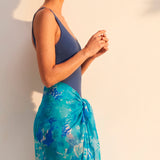Pañuelo de viscosa con estampado floral azul