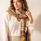 Großes Bandana mit Paisley-Muster in Bernstein.