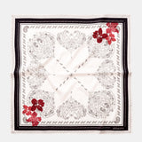 Seiden-Bandana mit Paisley-Muster in Schwarz-Weiß.