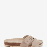 Sandalia plana cruzada de serraje en beige