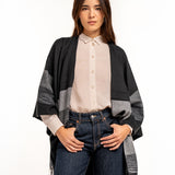 Poncho estampado a rayas negro