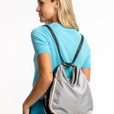 Bolso - mochila en materiales reciclados gris